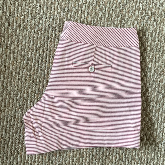 Outback Red NWOT Pink and White Pin-Striped Women’s Shorts - Picture 11 of 11